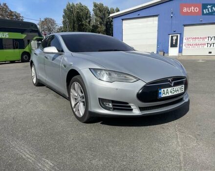 Серый Тесла Модель С, объемом двигателя 0 л и пробегом 170 тыс. км за 10900 $, фото 16 на Automoto.ua