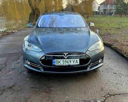 Серый Тесла Модель С, объемом двигателя 0 л и пробегом 103 тыс. км за 14200 $, фото 4 на Automoto.ua