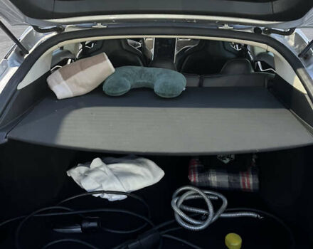 Серый Тесла Модель С, объемом двигателя 0 л и пробегом 298 тыс. км за 15100 $, фото 4 на Automoto.ua