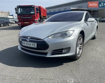 Серый Тесла Модель С, объемом двигателя 0 л и пробегом 170 тыс. км за 10900 $, фото 2 на Automoto.ua