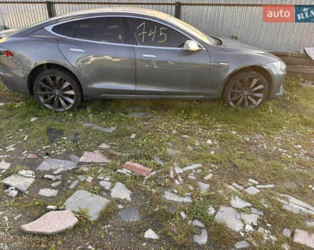 Серый Тесла Модель С, объемом двигателя 0 л и пробегом 128 тыс. км за 5500 $, фото 1 на Automoto.ua