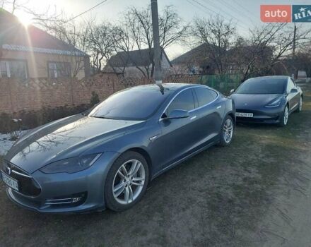 Сірий Тесла Модель С, об'ємом двигуна 0 л та пробігом 123 тис. км за 13500 $, фото 3 на Automoto.ua