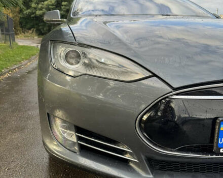 Серый Тесла Модель С, объемом двигателя 0 л и пробегом 242 тыс. км за 10999 $, фото 7 на Automoto.ua