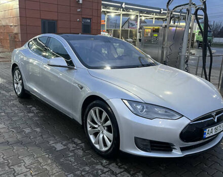 Серый Тесла Модель С, объемом двигателя 0 л и пробегом 298 тыс. км за 15100 $, фото 3 на Automoto.ua