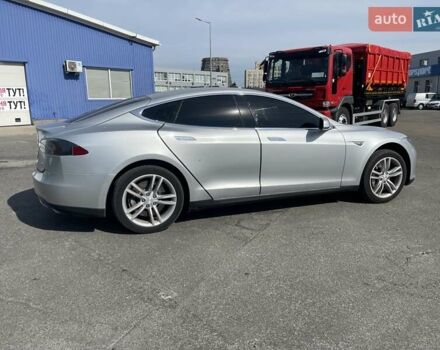 Серый Тесла Модель С, объемом двигателя 0 л и пробегом 170 тыс. км за 10900 $, фото 22 на Automoto.ua