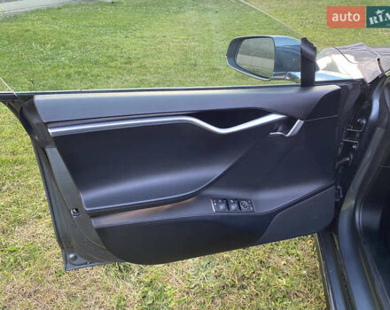 Сірий Тесла Модель С, об'ємом двигуна 0 л та пробігом 123 тис. км за 10700 $, фото 15 на Automoto.ua