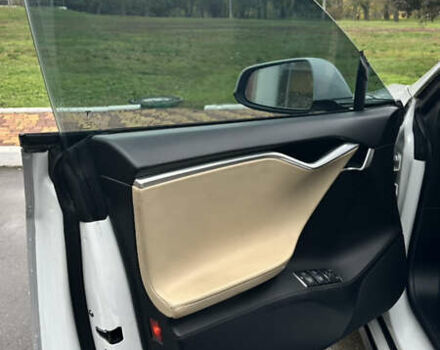 Серый Тесла Модель С, объемом двигателя 0 л и пробегом 329 тыс. км за 13400 $, фото 7 на Automoto.ua