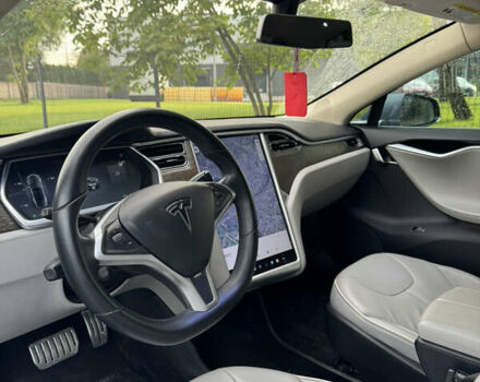 Серый Тесла Модель С, объемом двигателя 0 л и пробегом 242 тыс. км за 10999 $, фото 16 на Automoto.ua