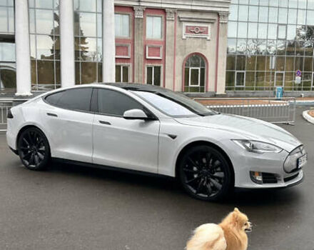 Серый Тесла Модель С, объемом двигателя 0 л и пробегом 329 тыс. км за 13400 $, фото 1 на Automoto.ua