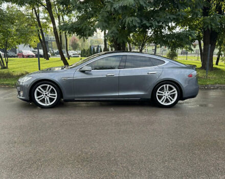 Серый Тесла Модель С, объемом двигателя 0 л и пробегом 242 тыс. км за 10999 $, фото 1 на Automoto.ua