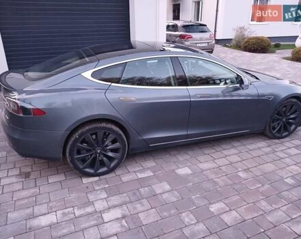 Тесла Модель С 2013 в Кицмане на Automoto.ua Серый Тесла Модель С, объемом двигателя 0 л и пробегом 318 тыс. км за 16300 $, фото 6 на Automoto.ua