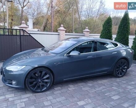 Тесла Модель С 2013 в Кицмане на Automoto.ua Серый Тесла Модель С, объемом двигателя 0 л и пробегом 318 тыс. км за 16300 $, фото 5 на Automoto.ua