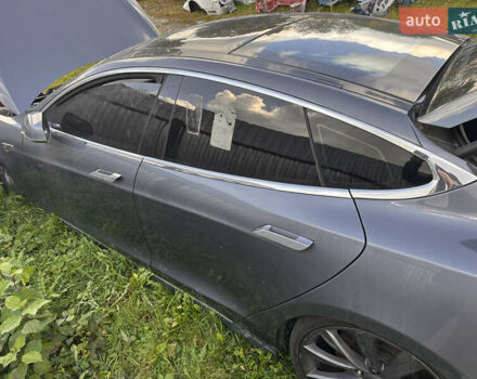 Серый Тесла Модель С, объемом двигателя 0 л и пробегом 128 тыс. км за 5500 $, фото 13 на Automoto.ua