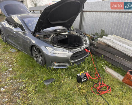 Серый Тесла Модель С, объемом двигателя 0 л и пробегом 128 тыс. км за 5500 $, фото 9 на Automoto.ua