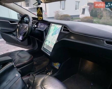 Тесла Модель С 2013 в Кицмане на Automoto.ua Серый Тесла Модель С, объемом двигателя 0 л и пробегом 318 тыс. км за 16300 $, фото 13 на Automoto.ua