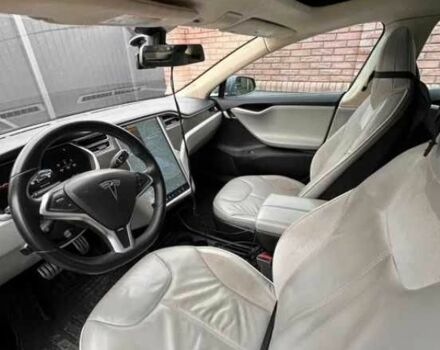 Серый Тесла Модель С, объемом двигателя 0 л и пробегом 97 тыс. км за 13563 $, фото 2 на Automoto.ua