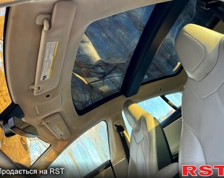 Серый Тесла Модель С, объемом двигателя 0 л и пробегом 103 тыс. км за 14200 $, фото 12 на Automoto.ua