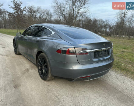 Серый Тесла Модель С, объемом двигателя 0 л и пробегом 198 тыс. км за 13700 $, фото 6 на Automoto.ua