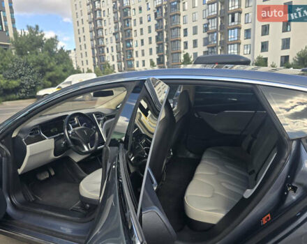 Серый Тесла Модель С, объемом двигателя 0 л и пробегом 115 тыс. км за 15000 $, фото 1 на Automoto.ua