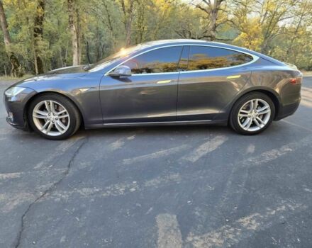 Серый Тесла Модель С, объемом двигателя 0 л и пробегом 86 тыс. км за 3400 $, фото 3 на Automoto.ua