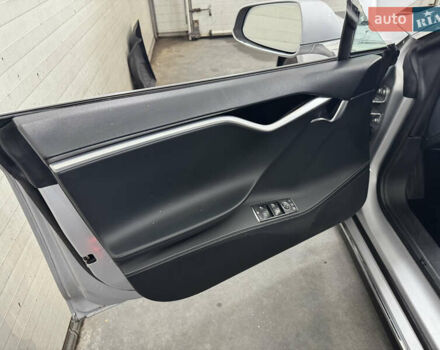 Серый Тесла Модель С, объемом двигателя 0 л и пробегом 275 тыс. км за 12500 $, фото 29 на Automoto.ua