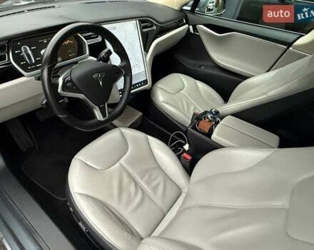 Серый Тесла Модель С, объемом двигателя 0 л и пробегом 200 тыс. км за 14900 $, фото 25 на Automoto.ua