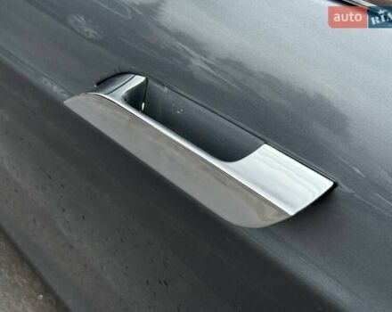 Серый Тесла Модель С, объемом двигателя 0 л и пробегом 200 тыс. км за 14900 $, фото 16 на Automoto.ua