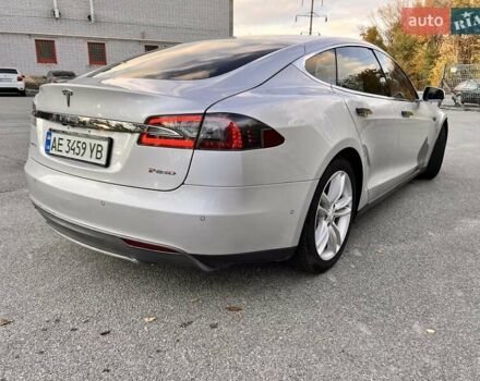 Серый Тесла Модель С, объемом двигателя 0 л и пробегом 157 тыс. км за 15000 $, фото 4 на Automoto.ua