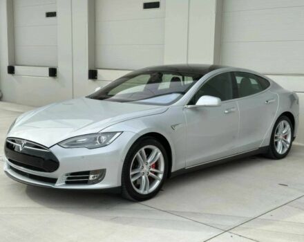 Тесла Модель С 2014 в Кривом Роге на Automoto.ua Серый Тесла Модель С, объемом двигателя 0 л и пробегом 87 тыс. км за 4600 $, фото 2 на Automoto.ua