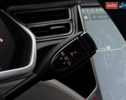 Серый Тесла Модель С, объемом двигателя 0 л и пробегом 200 тыс. км за 14900 $, фото 34 на Automoto.ua