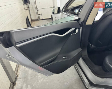 Серый Тесла Модель С, объемом двигателя 0 л и пробегом 275 тыс. км за 12500 $, фото 30 на Automoto.ua