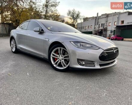 Серый Тесла Модель С, объемом двигателя 0 л и пробегом 157 тыс. км за 15000 $, фото 1 на Automoto.ua