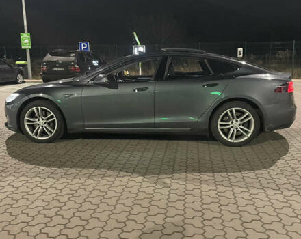 Серый Тесла Модель С, объемом двигателя 0 л и пробегом 170 тыс. км за 11999 $, фото 9 на Automoto.ua