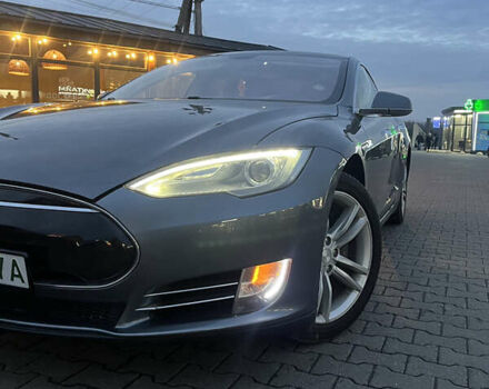 Серый Тесла Модель С, объемом двигателя 0 л и пробегом 204 тыс. км за 11700 $, фото 1 на Automoto.ua