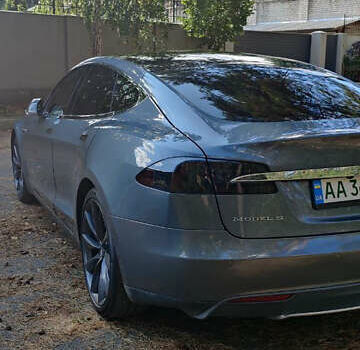 Серый Тесла Модель С, объемом двигателя 0 л и пробегом 115 тыс. км за 15000 $, фото 18 на Automoto.ua