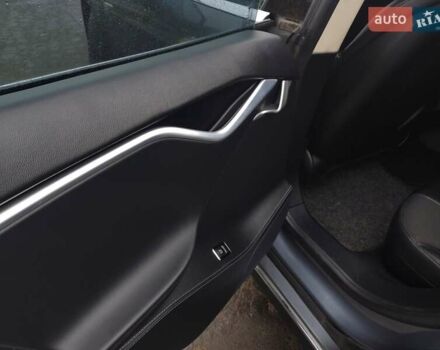 Серый Тесла Модель С, объемом двигателя 0 л и пробегом 180 тыс. км за 10999 $, фото 16 на Automoto.ua