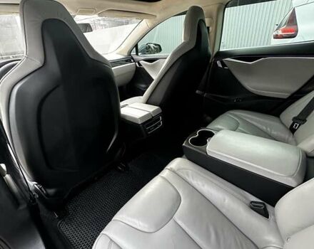 Серый Тесла Модель С, объемом двигателя 0 л и пробегом 318 тыс. км за 12500 $, фото 1 на Automoto.ua