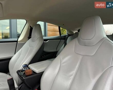 Серый Тесла Модель С, объемом двигателя 0 л и пробегом 200 тыс. км за 14900 $, фото 30 на Automoto.ua