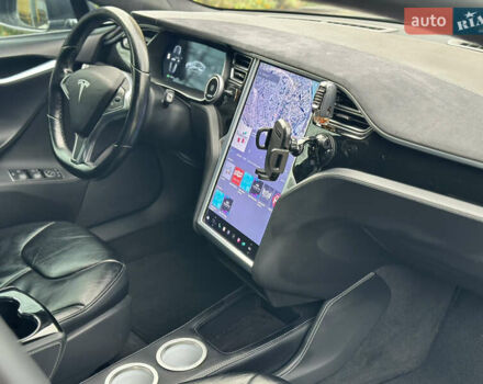Серый Тесла Модель С, объемом двигателя 0 л и пробегом 278 тыс. км за 10999 $, фото 9 на Automoto.ua