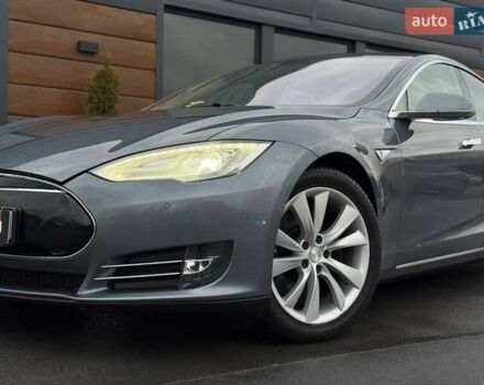 Серый Тесла Модель С, объемом двигателя 0 л и пробегом 200 тыс. км за 14900 $, фото 1 на Automoto.ua