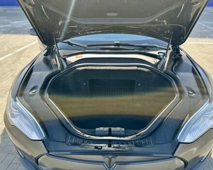 Серый Тесла Модель С, объемом двигателя 0 л и пробегом 210 тыс. км за 15000 $, фото 4 на Automoto.ua