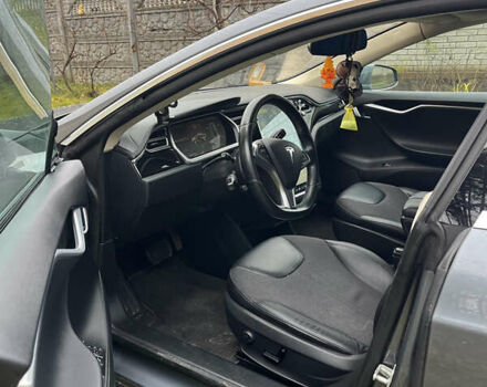 Серый Тесла Модель С, объемом двигателя 0 л и пробегом 204 тыс. км за 11700 $, фото 9 на Automoto.ua