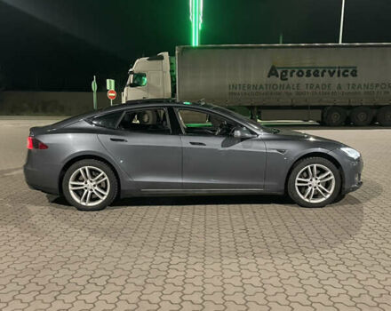 Серый Тесла Модель С, объемом двигателя 0 л и пробегом 170 тыс. км за 11999 $, фото 8 на Automoto.ua