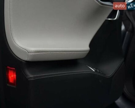 Серый Тесла Модель С, объемом двигателя 0 л и пробегом 200 тыс. км за 14900 $, фото 24 на Automoto.ua