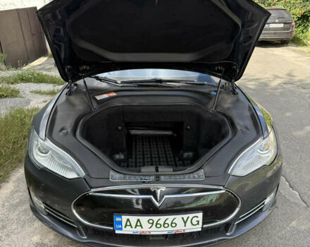 Тесла Модель С 2014 в Василькове на Automoto.ua Серый Тесла Модель С, объемом двигателя 0 л и пробегом 117 тыс. км за 14300 $, фото 2 на Automoto.ua