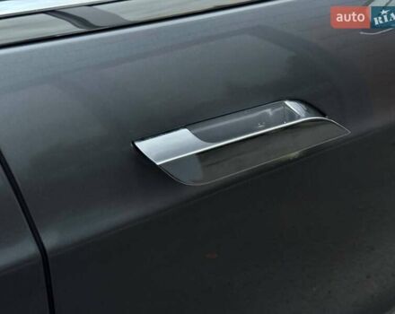 Серый Тесла Модель С, объемом двигателя 0 л и пробегом 200 тыс. км за 14900 $, фото 56 на Automoto.ua