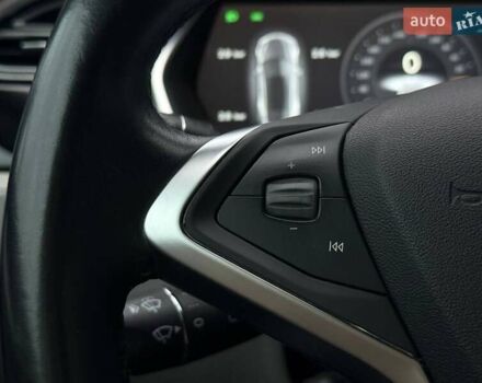 Серый Тесла Модель С, объемом двигателя 0 л и пробегом 200 тыс. км за 14900 $, фото 32 на Automoto.ua