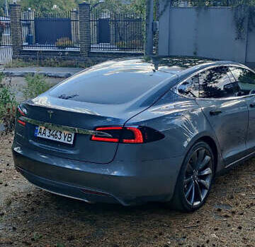 Серый Тесла Модель С, объемом двигателя 0 л и пробегом 115 тыс. км за 15000 $, фото 20 на Automoto.ua