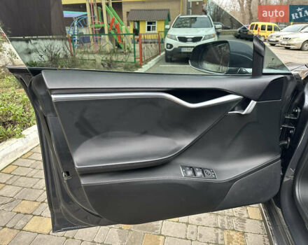 Серый Тесла Модель С, объемом двигателя 0 л и пробегом 278 тыс. км за 10999 $, фото 5 на Automoto.ua