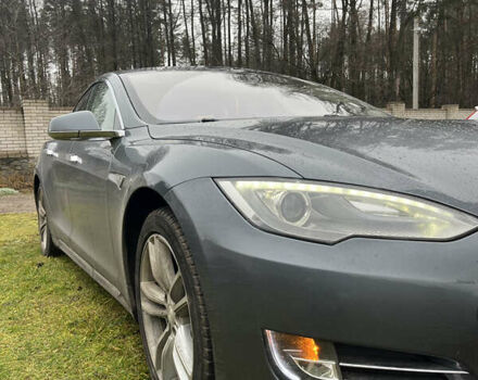 Серый Тесла Модель С, объемом двигателя 0 л и пробегом 204 тыс. км за 11700 $, фото 3 на Automoto.ua